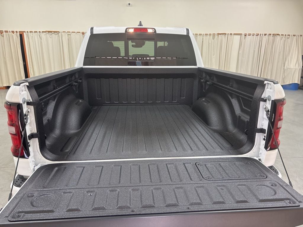 2026 RAM 1500 Laramie - Photo 31