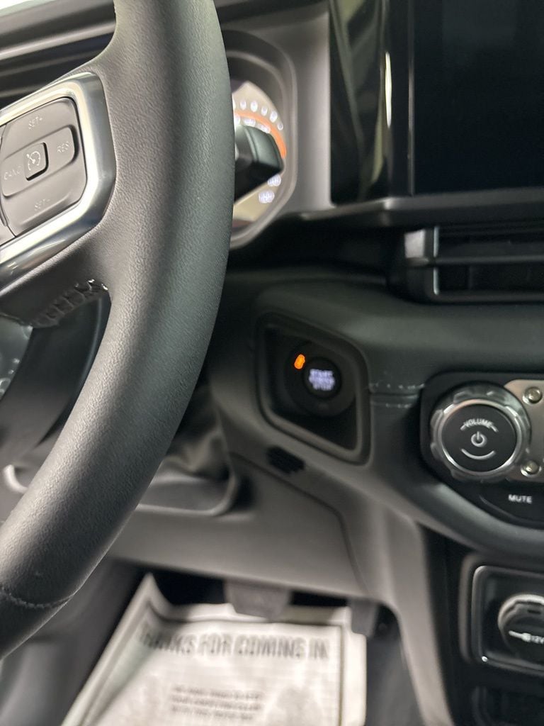 2025 Jeep Wrangler 4-Door Sahara - Photo 12