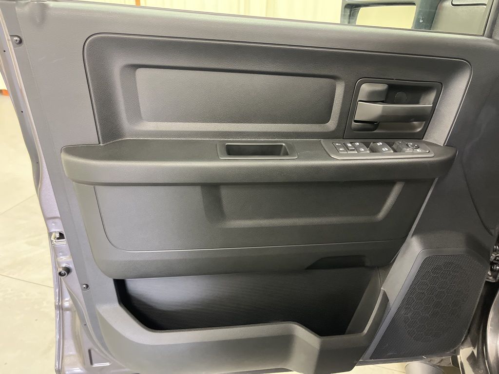 2025 RAM 2500 Tradesman - Photo 17