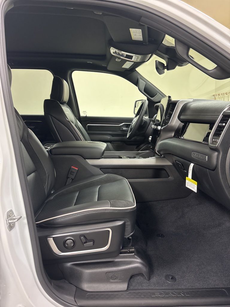 2026 RAM 1500 Laramie - Photo 31