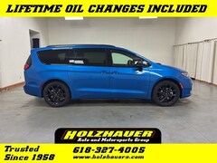 2026 Chrysler Pacifica SELECT Passenger Van