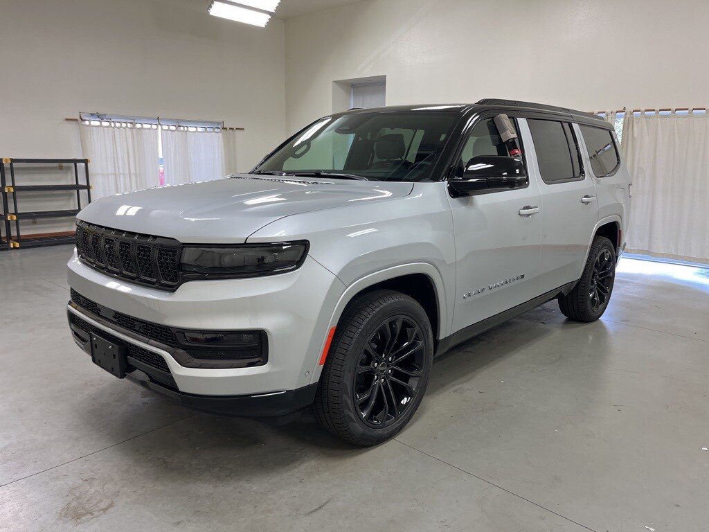 2024 Jeep Grand Wagoneer II photo 4