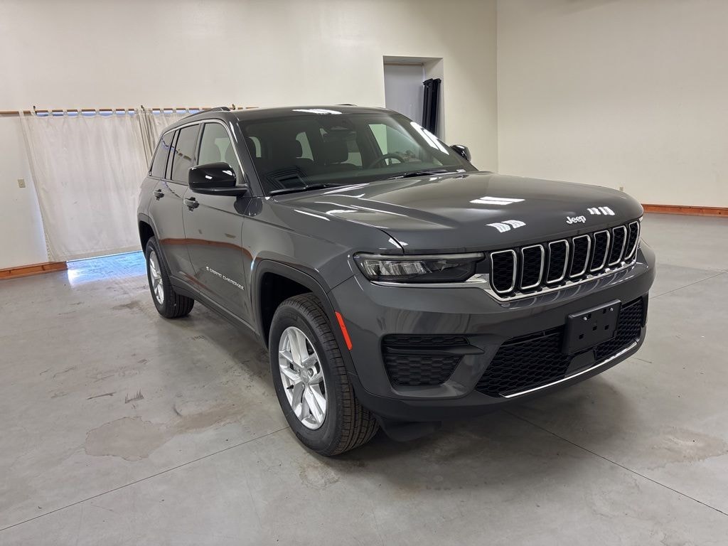 New 2025 Jeep Grand Cherokee LAREDO X 4X4 Sport Utility