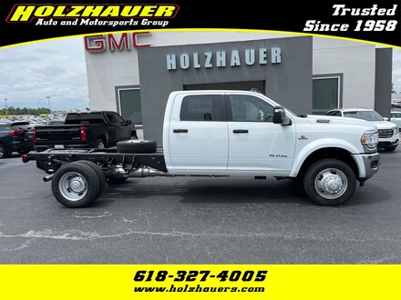 2024 Ram 4500HD 4500 SLT CHASSIS CREW CAB 4X4 60' CA Pickup