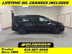 2026 Chrysler Pacifica SELECT Passenger Van