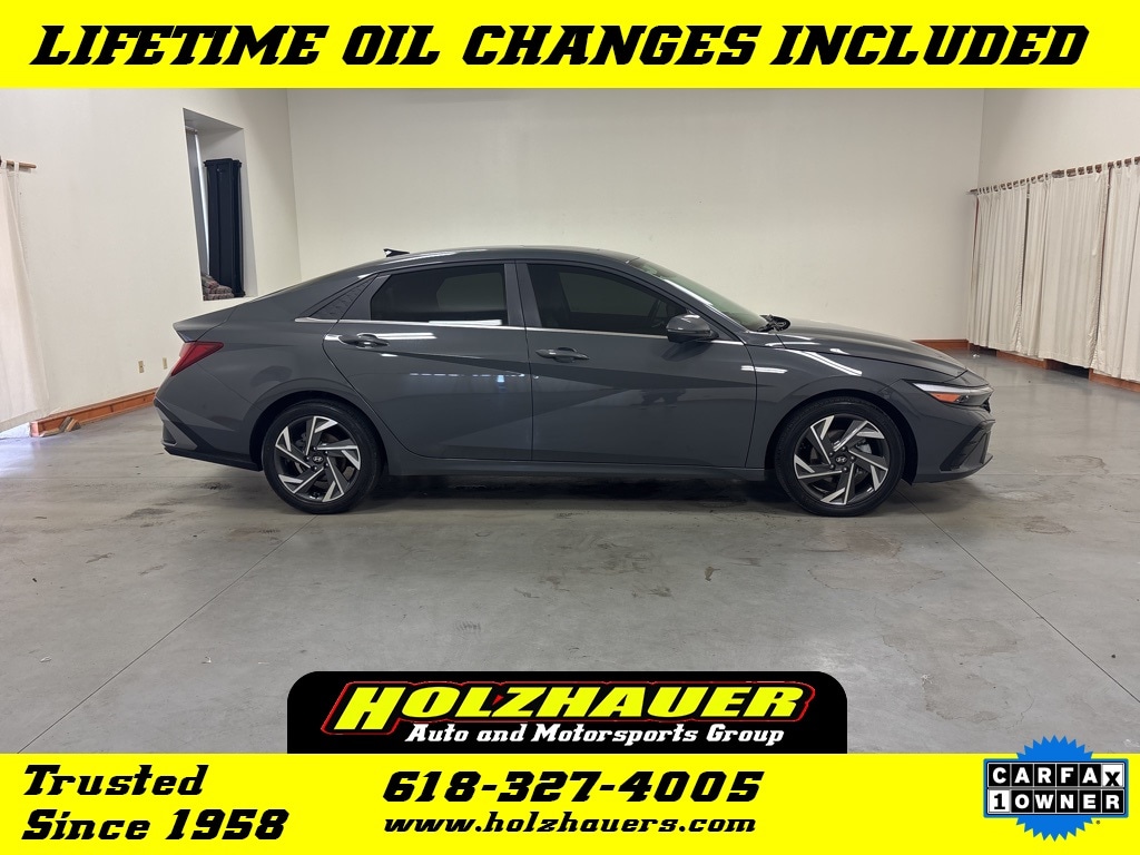 2024 Hyundai Elantra Limited's photo