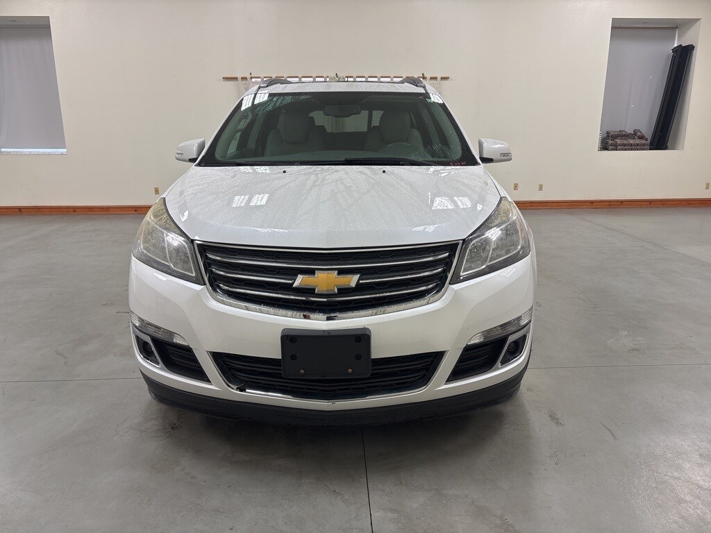 2016 Chevrolet Traverse 2LT photo 2