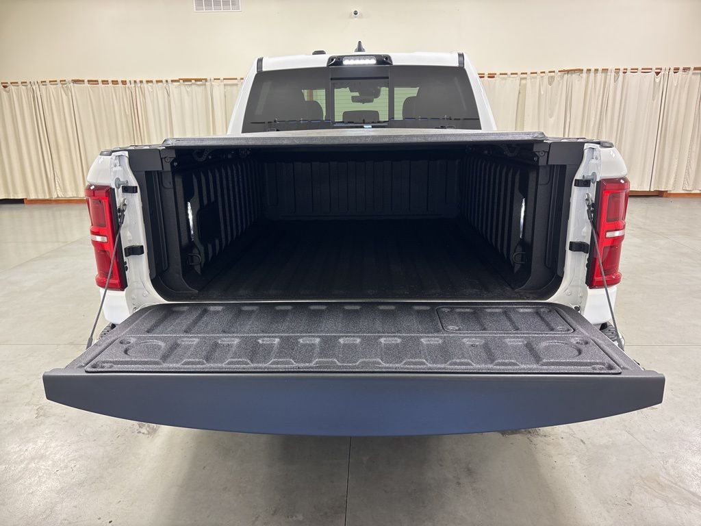 2026 RAM 1500 Limited - Photo 29