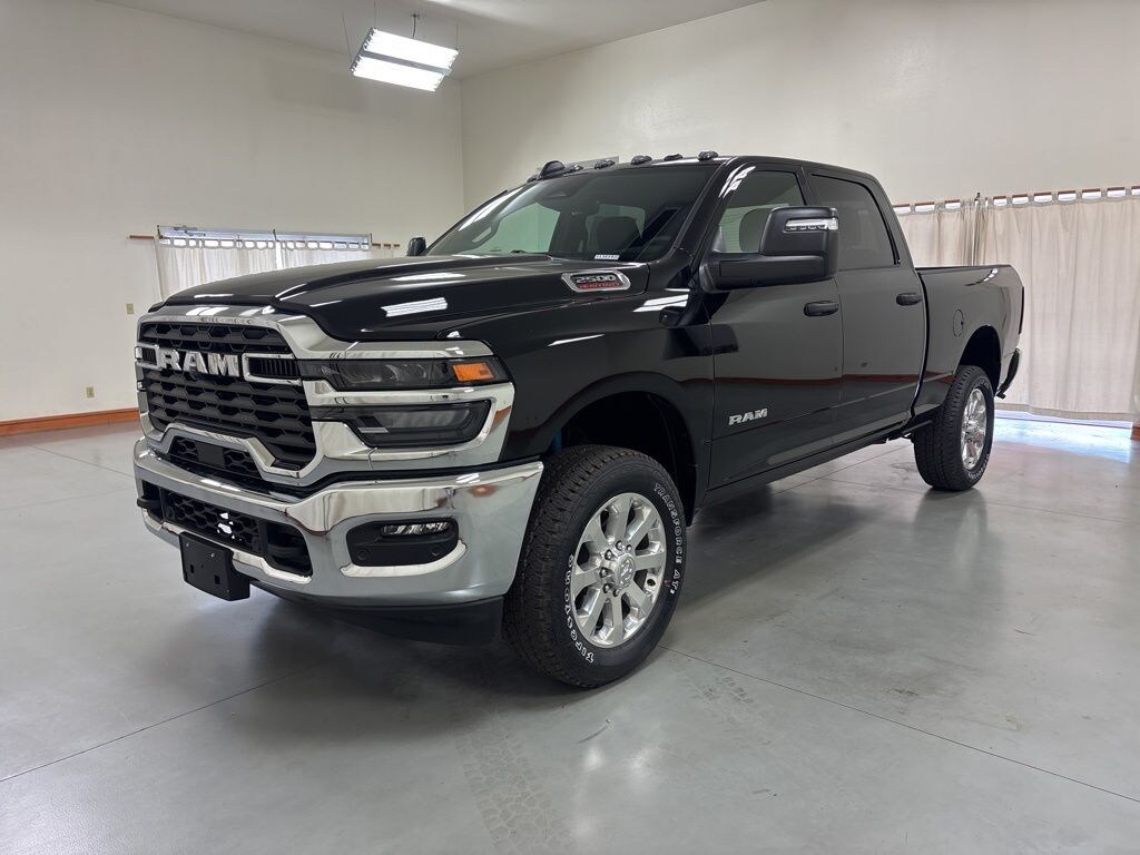 New 2026 Ram 2500 BIG HORN CREW CAB 4X4 6'4 BOX Pickup