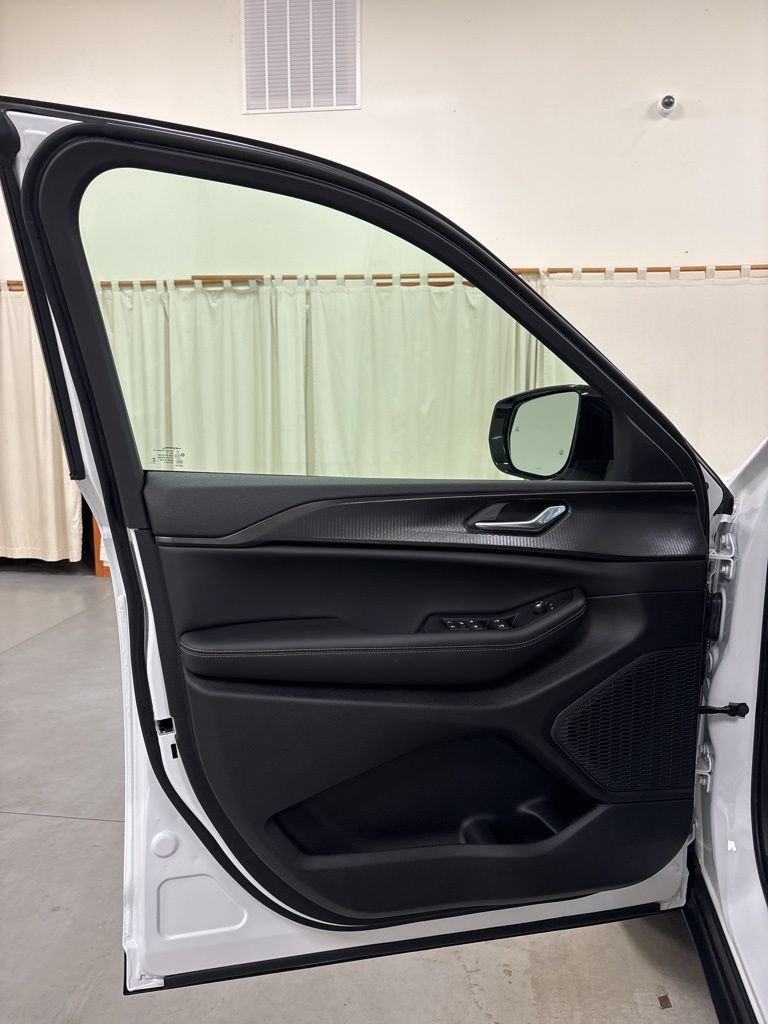2025 Jeep Grand Cherokee Altitude - Photo 18