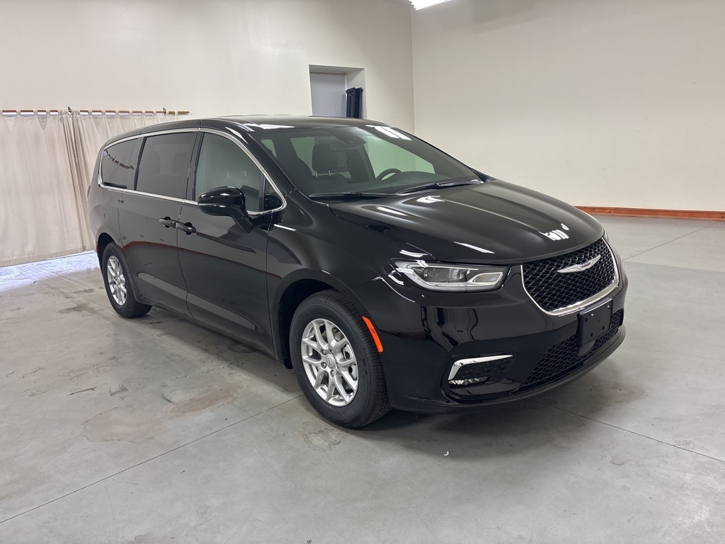 New 2026 Chrysler Pacifica SELECT Passenger Van