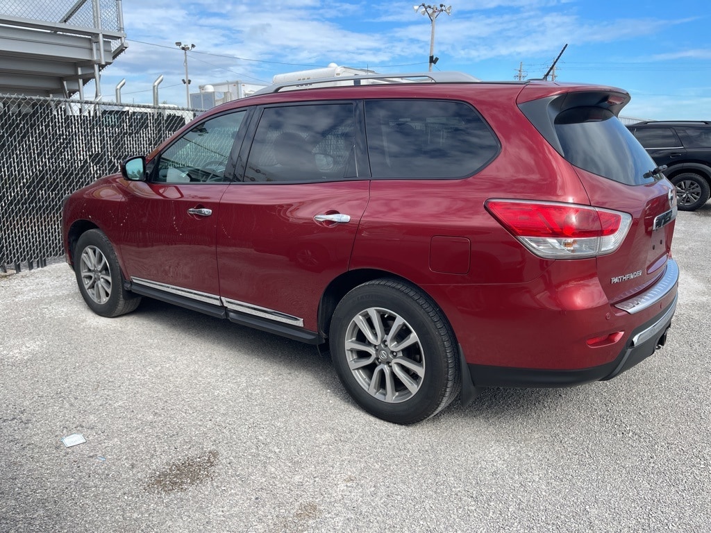 Used 2016 Nissan Pathfinder SL with VIN 5N1AR2MM4GC625234 for sale in Nashville, IL