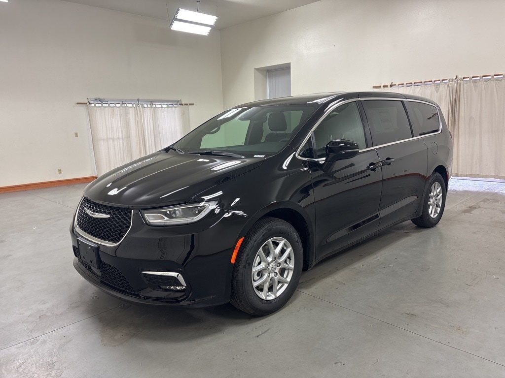 New 2026 Chrysler Pacifica SELECT Passenger Van