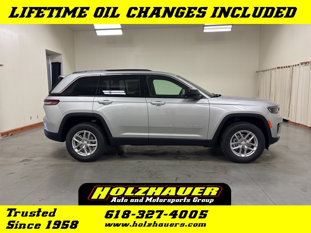 2025 Jeep Grand Cherokee Laredo's photo