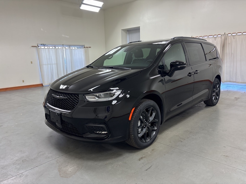 New 2026 Chrysler Pacifica SELECT AWD Passenger Van