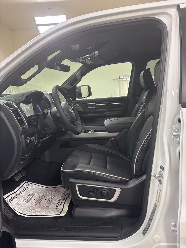 2026 RAM 1500 Laramie - Photo 9