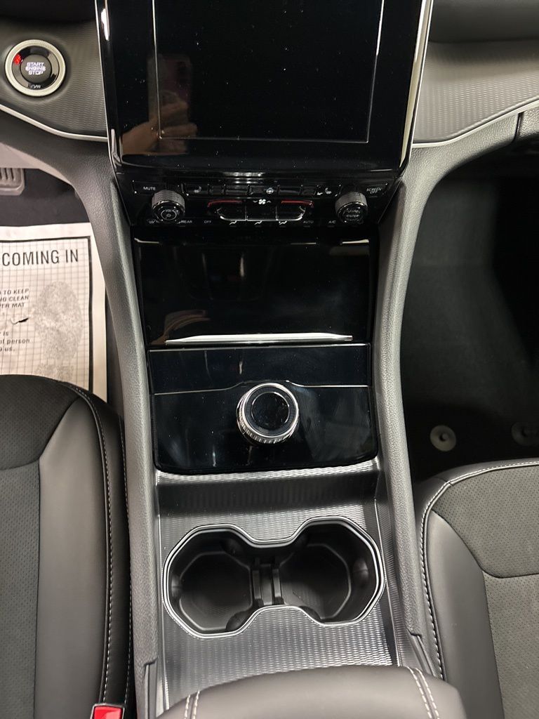 2025 Jeep Grand Cherokee Altitude - Photo 14