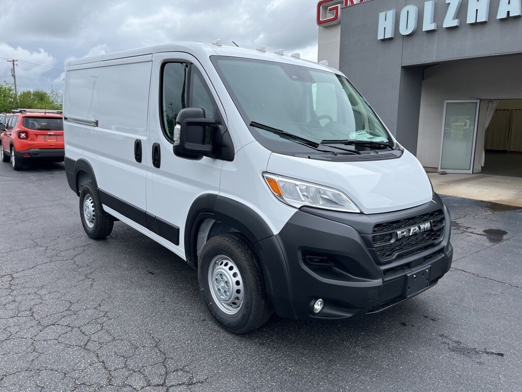 New 2025 Ram ProMaster PROMASTER 1500 TRADESMAN CARGO VAN LOW ROOF 118' W Cargo Van