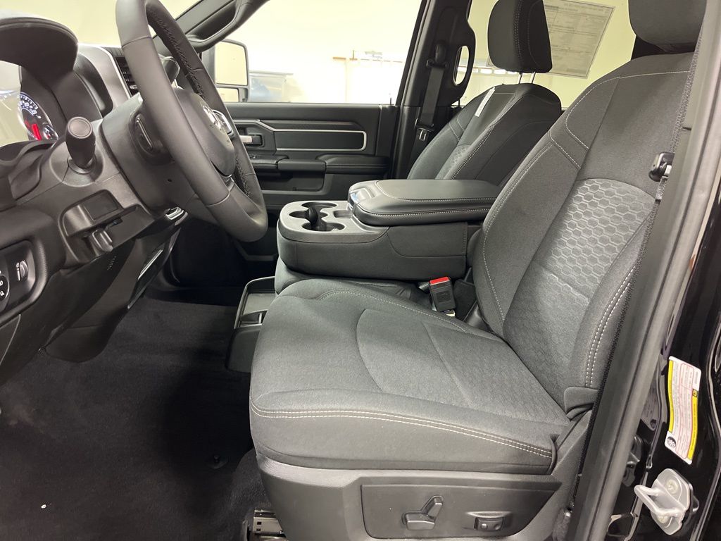 2025 RAM 2500 Big Horn - Photo 16