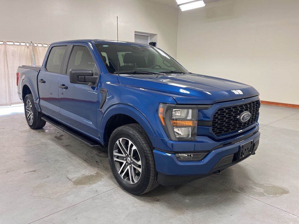 2023 Ford F-150 XL photo 2