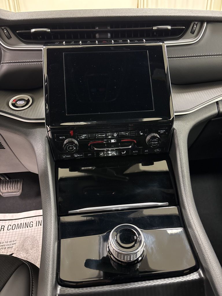 2025 Jeep Grand Cherokee Altitude - Photo 13