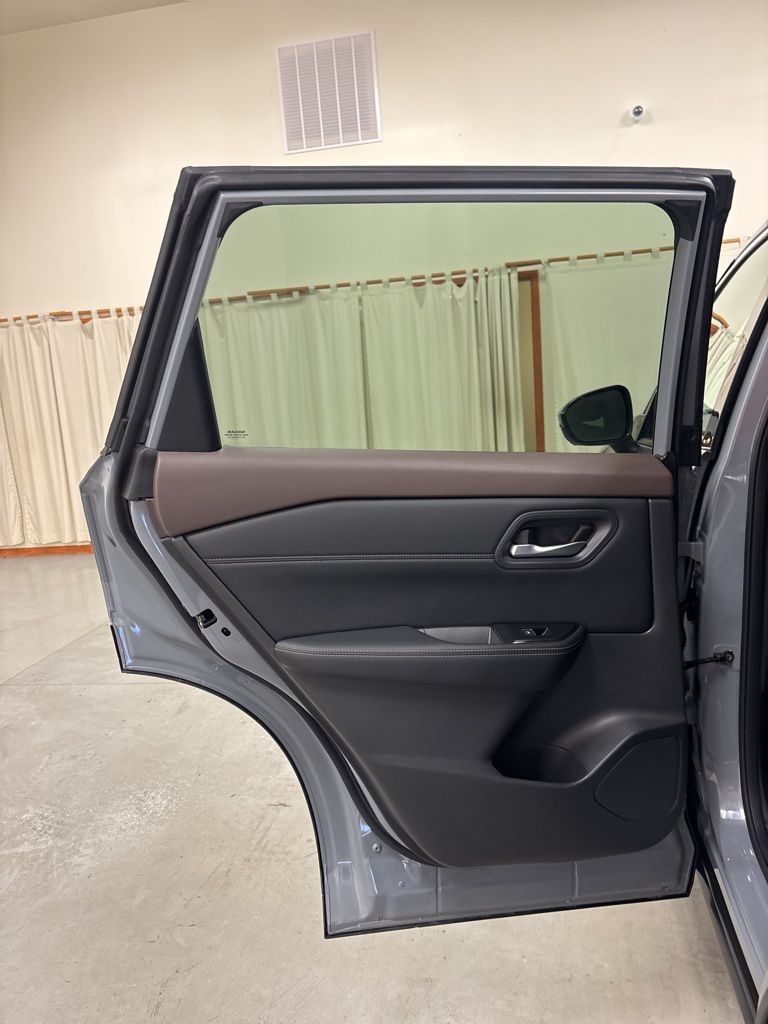 2023 Nissan Rogue SL - Photo 24