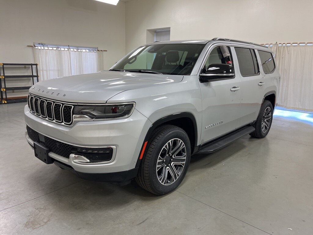 2024 Jeep Wagoneer photo 4