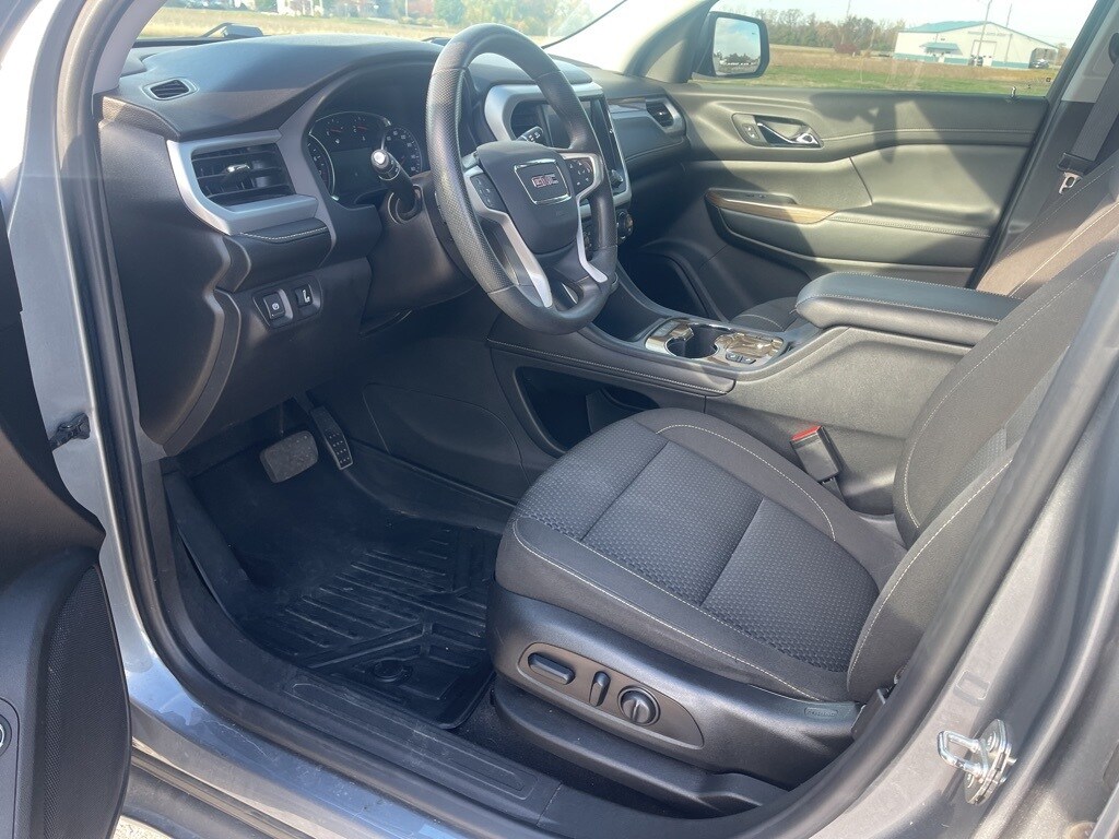 2021 Gmc Acadia SLE photo 2