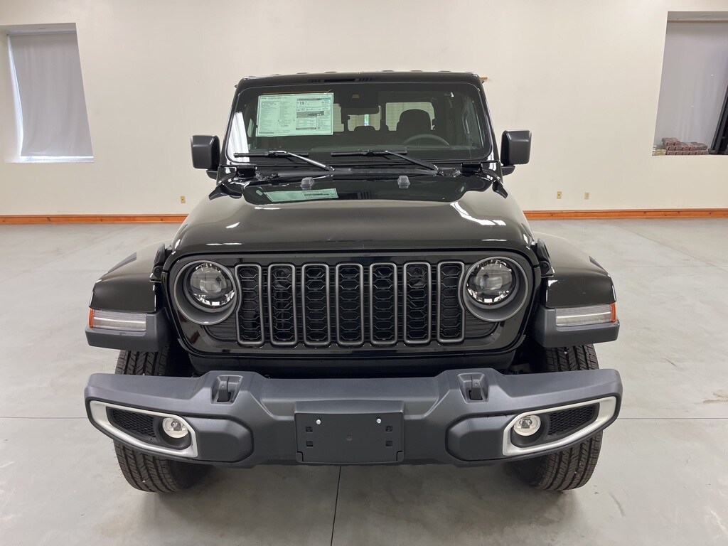 2025 Jeep Gladiator Sport S photo 3