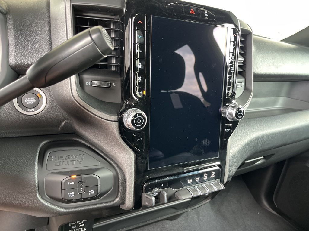 2025 RAM 2500 Tradesman - Photo 16