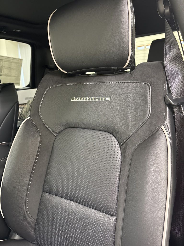 2026 RAM 1500 Laramie - Photo 17