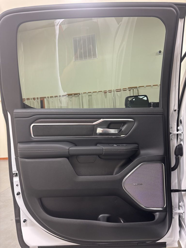 2026 RAM 1500 Laramie - Photo 28