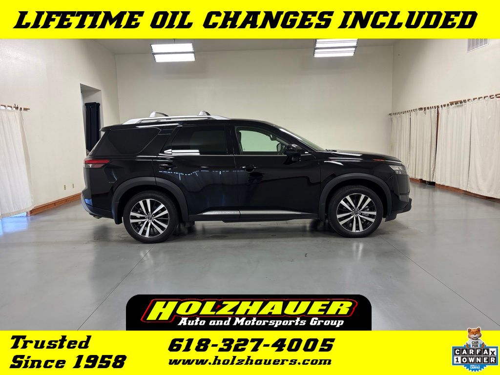 2025 Nissan Pathfinder Platinum 2WD's photo