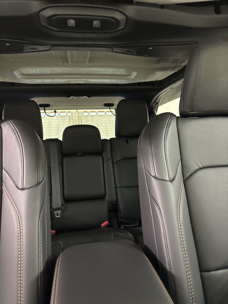2025 Jeep Wrangler 4-Door Sahara - Photo 33