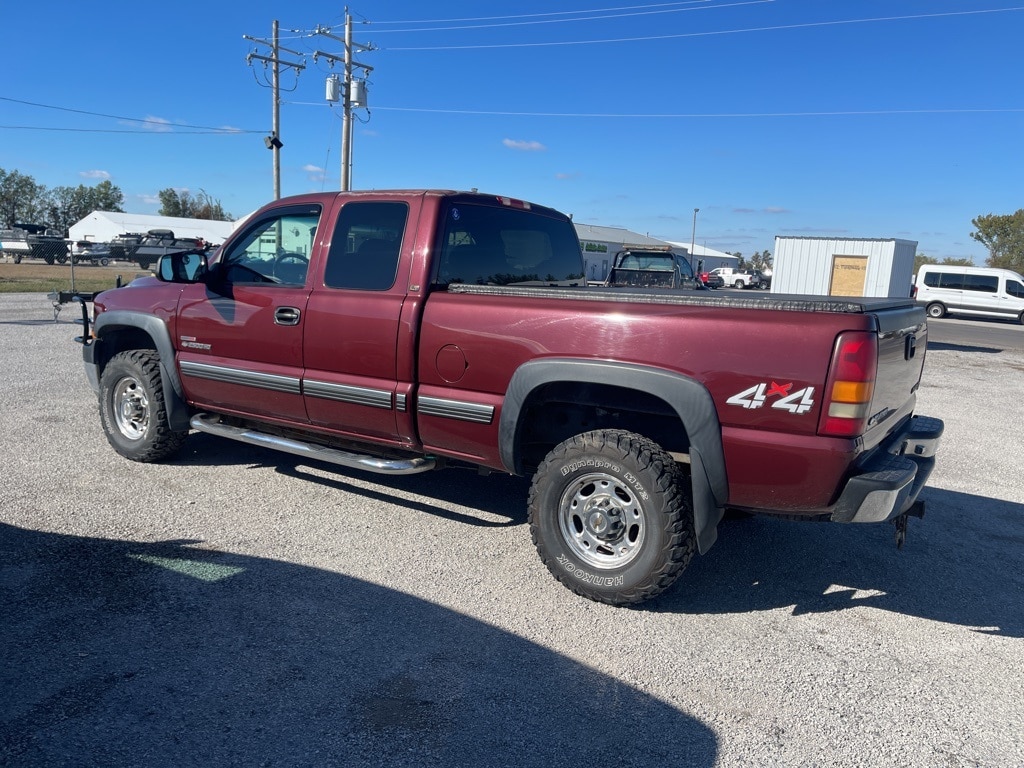 Used 2002 Chevrolet Silverado 2500HD LT with VIN 1GCHK29132E105335 for sale in Nashville, IL
