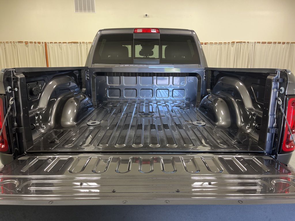 2025 RAM 2500 Tradesman - Photo 8