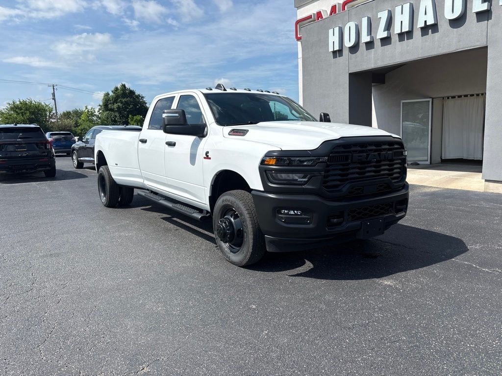 New 2026 Ram 3500 TRADESMAN CREW CAB 4X4 8' BOX Pickup
