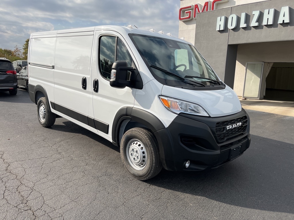New 2025 Ram ProMaster PROMASTER 1500 TRADESMAN CARGO VAN LOW ROOF 136' W Cargo Van