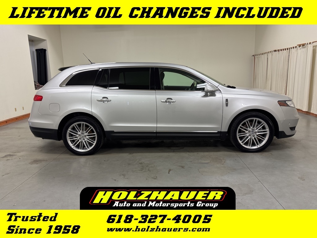 2019 Lincoln MKT Reserve's photo