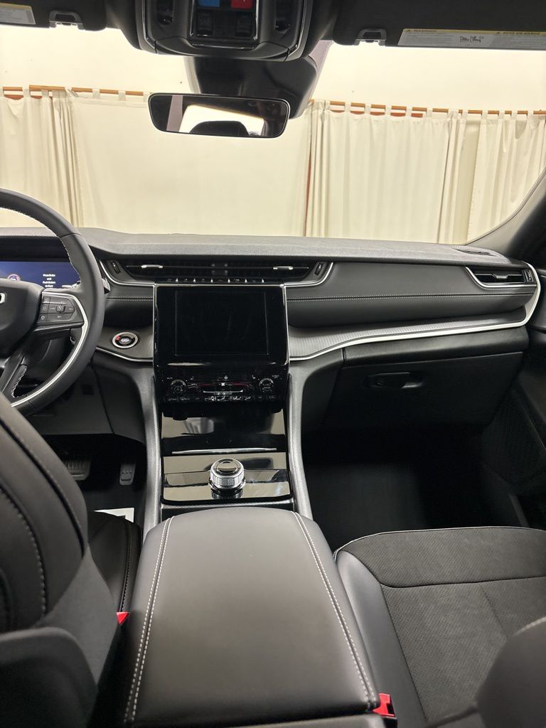 2025 Jeep Grand Cherokee Altitude - Photo 22
