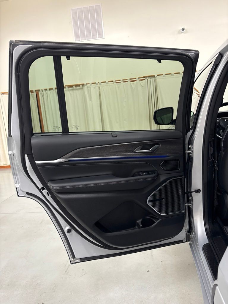 2021 Jeep Grand Cherokee L Overland - Photo 28