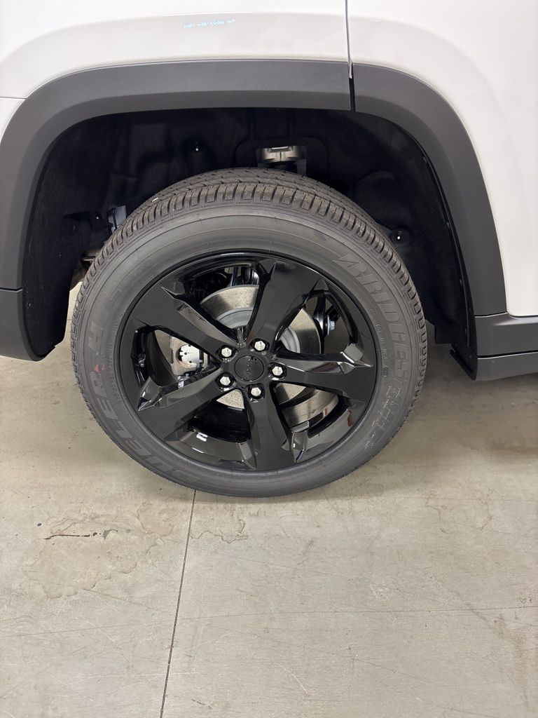 2025 Jeep Grand Cherokee Altitude - Photo 41