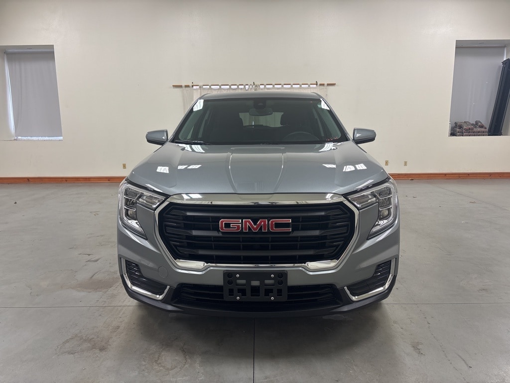 Used 2024 GMC Terrain SLE SUV