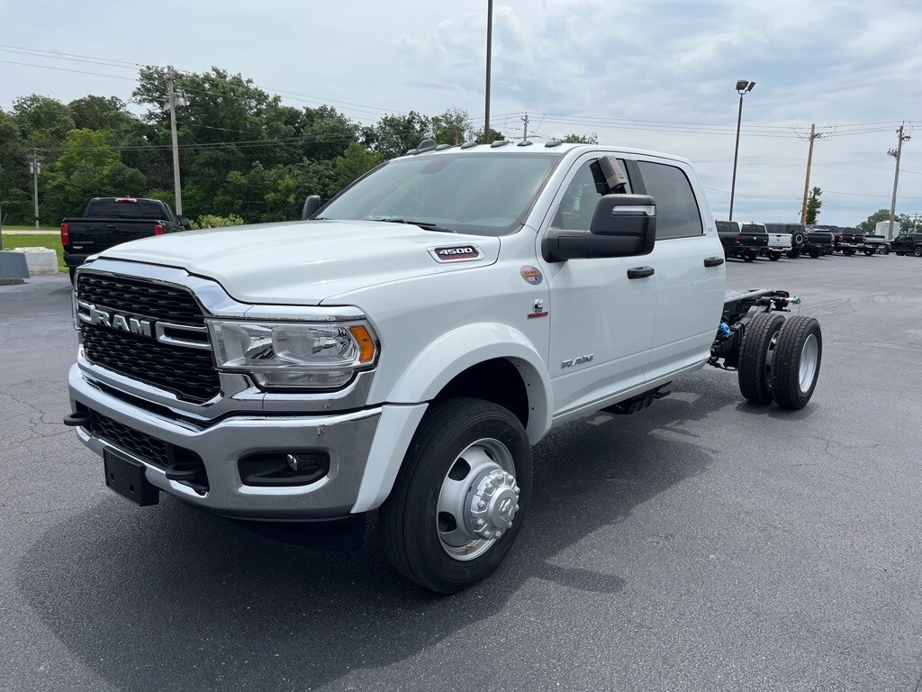 2024 Ram 4500 SLT photo 4
