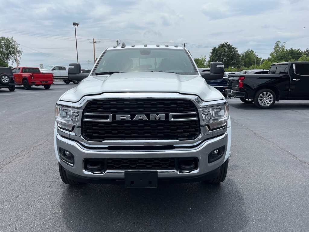New 2024 Ram 4500 Chassis Cab 4500 SLT CHASSIS CREW CAB 4X4 60' CA Pickup