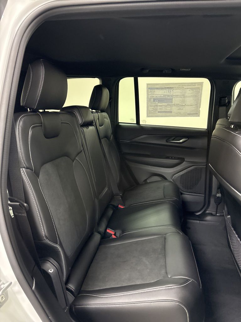 2025 Jeep Grand Cherokee Altitude - Photo 38
