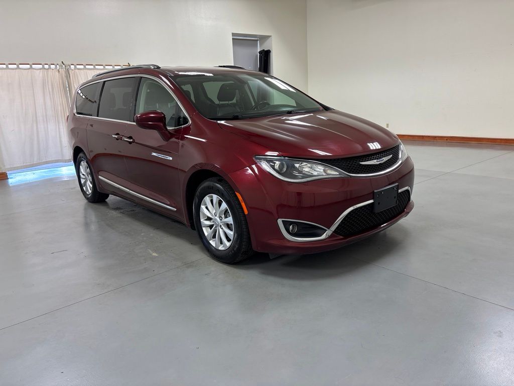 Used 2019 Chrysler Pacifica Touring L with VIN 2C4RC1BG9KR549896 for sale in Nashville, IL