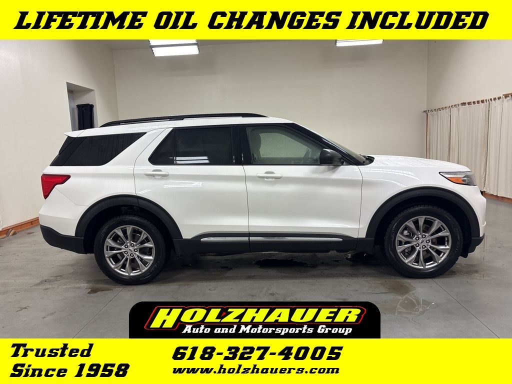 2022 Ford Explorer XLT's photo