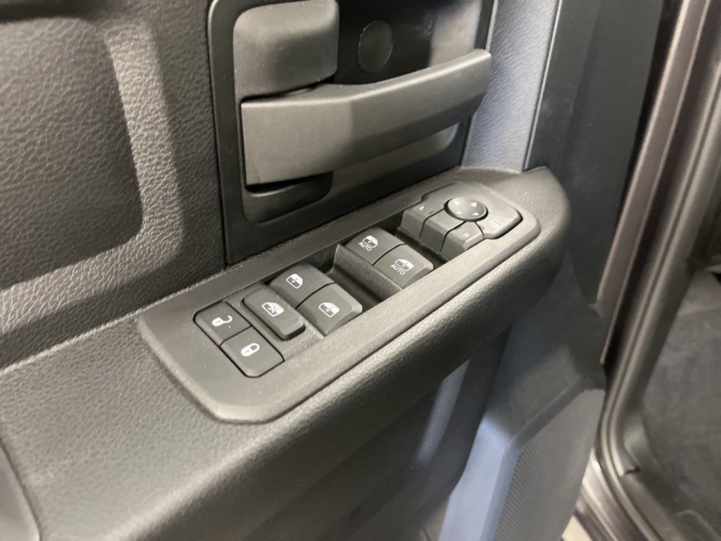2025 RAM 2500 Tradesman - Photo 17