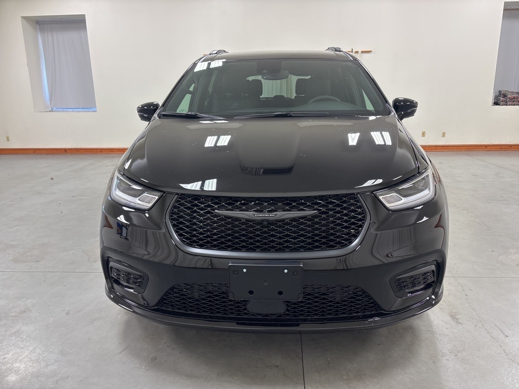 New 2026 Chrysler Pacifica SELECT AWD Passenger Van